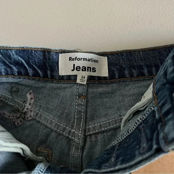 Reformation High Waisted Charlie Jean Denim Shorts Fauna Embroidery Blue Raw Hem - Picture 8 of 15